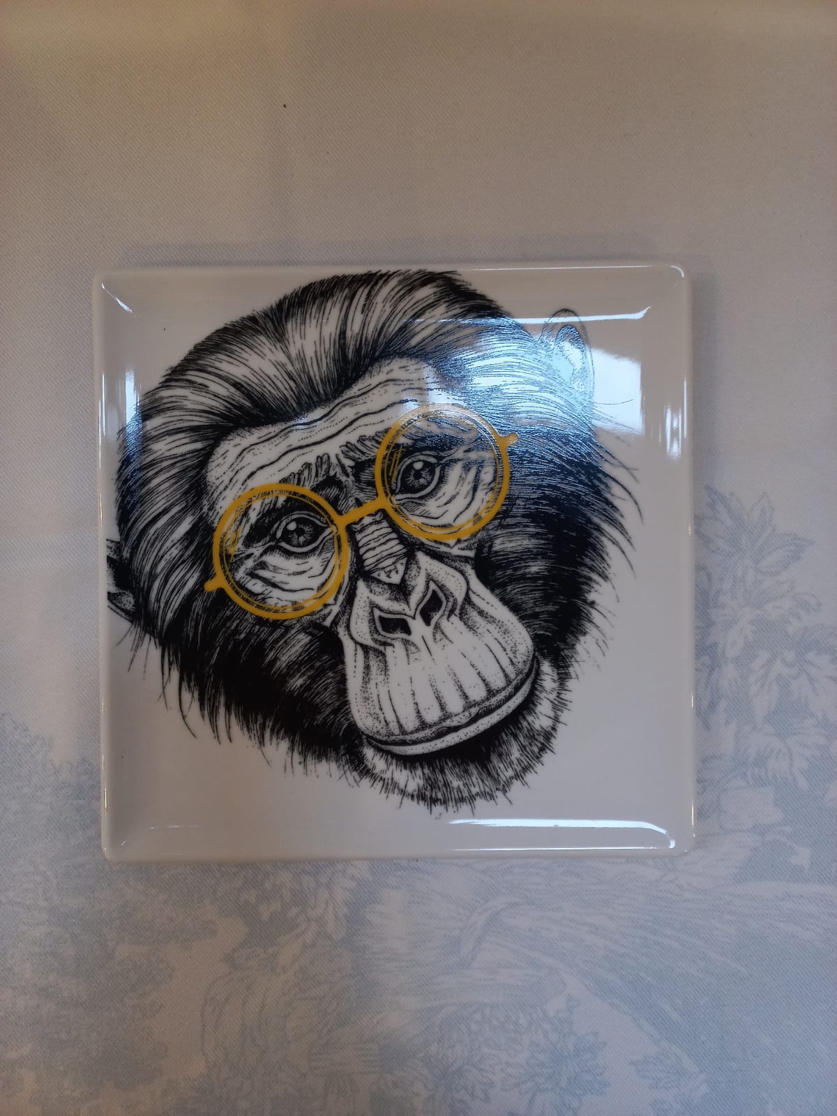 PORCELAIN MONKAY TRAY YELLOW